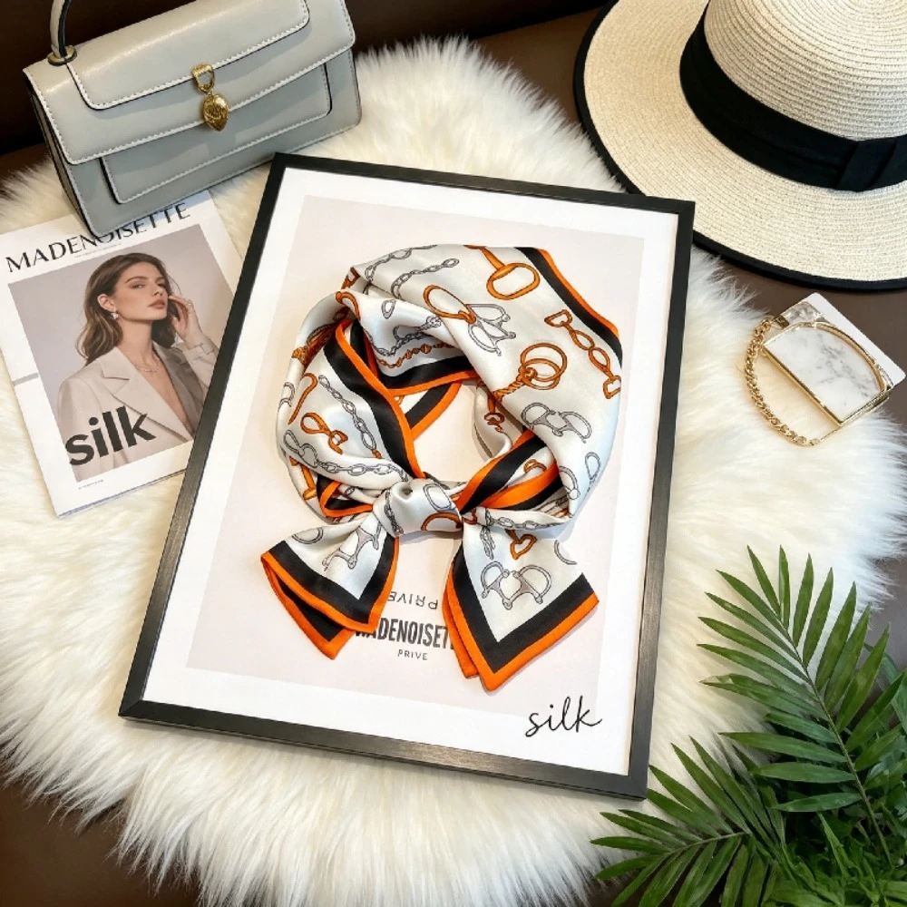 

Thin Leather Buckle Chain Silk Scarf Silk Mulberry Silk Print Beige Korean Version Celebrity Headband Women's Bag Binding