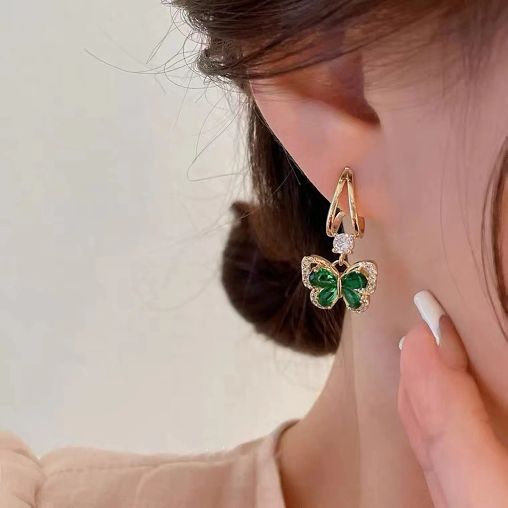 Trendy New Green Crystal Hanging Earrings Rhinestone Butteryfly Pendants Women\'s Drop Earrings Korean Fashion Wedding Jewelry