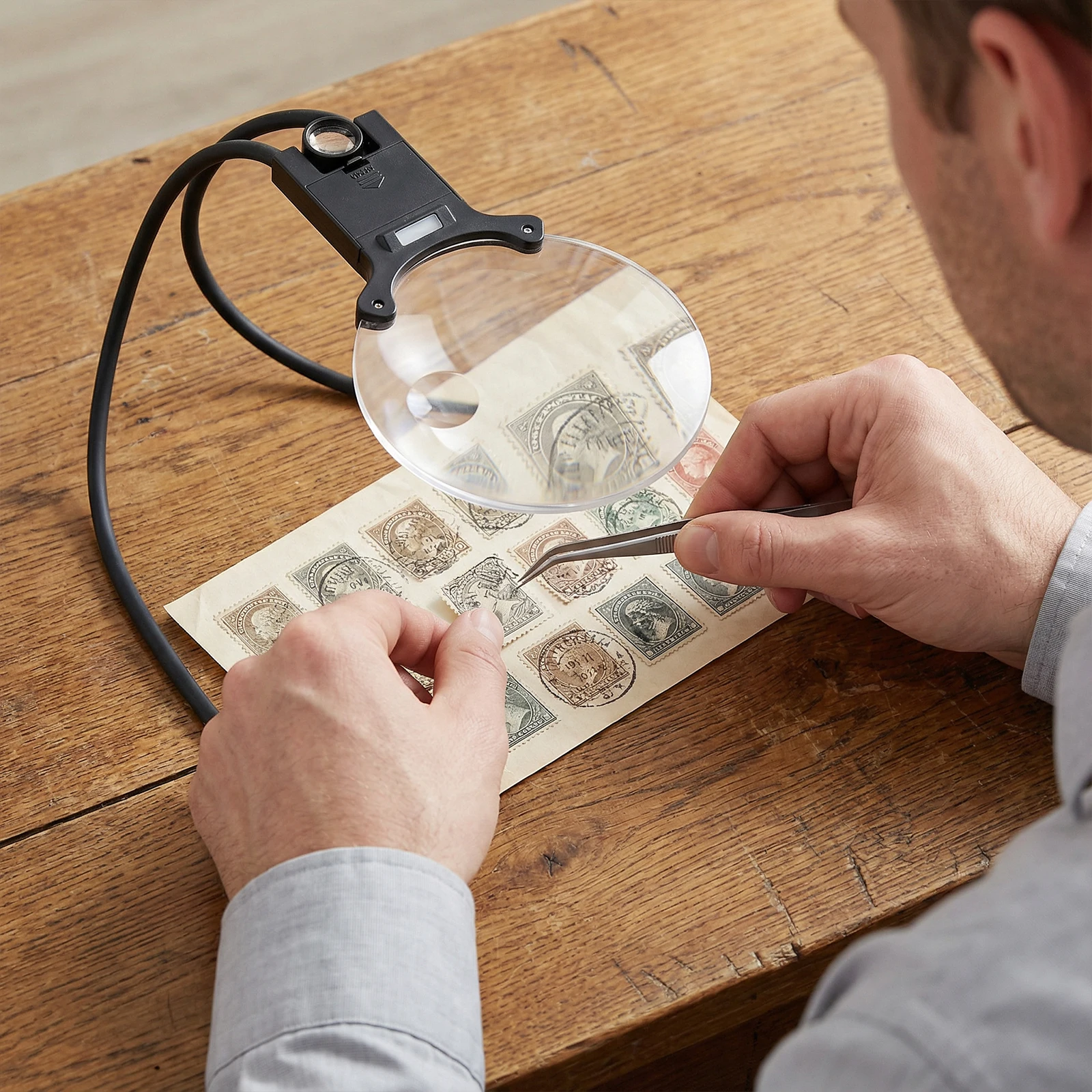 

138mm 16X Neck Wear Magnifier with Light for Crafts Sewing Cross Stitch (Black)