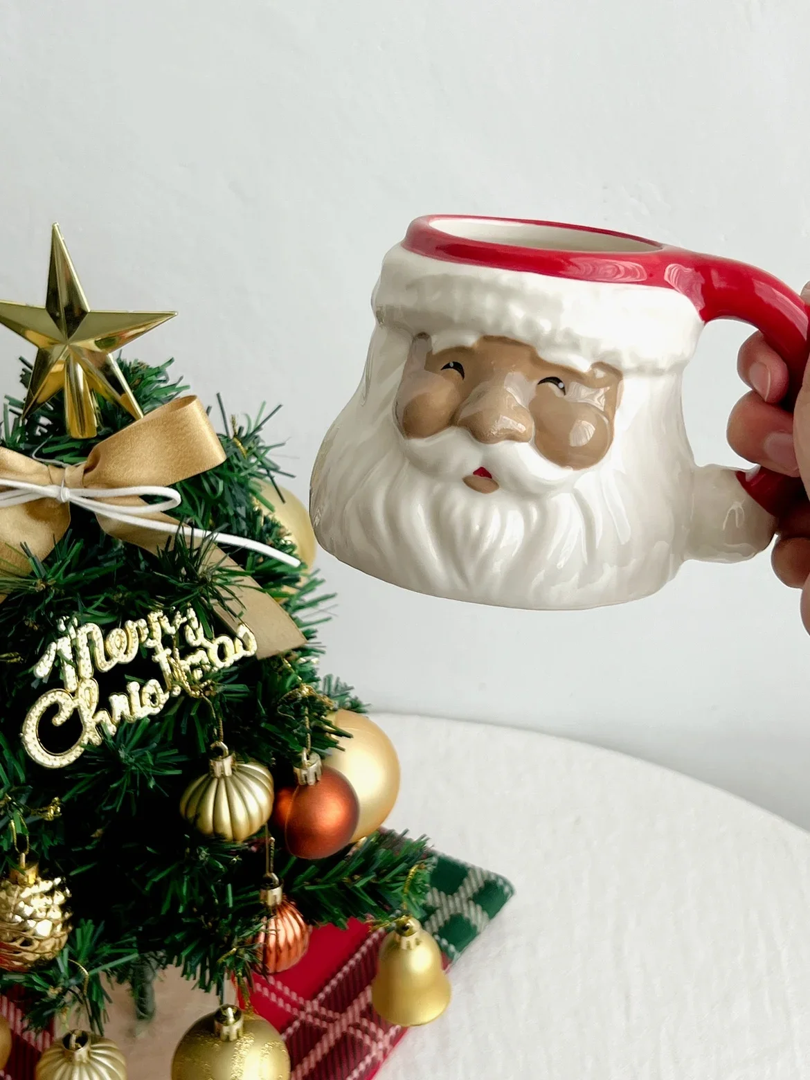 So cute Christmas bi entry export simple hand-painted black and white with Santa Claus mug