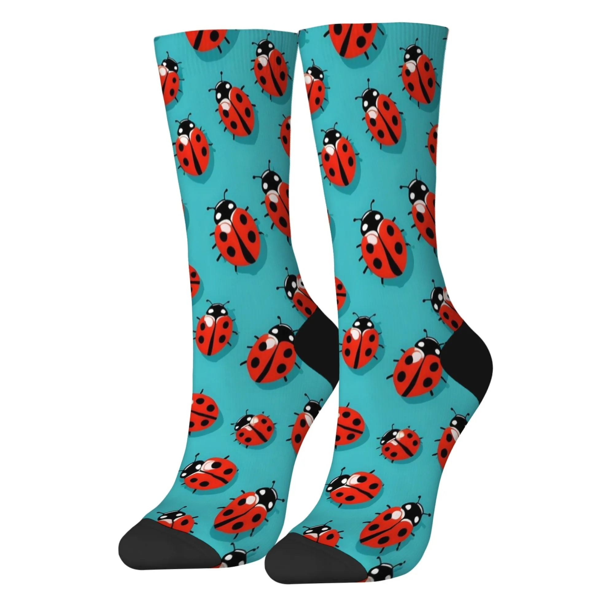 Frische Neuheit Hiphop Marienkäfer Volldruck-Socken mit mittlerer Wade, blauer Hintergrund, rotes Insekt, niedlicher Naturstil, Unisex, tägliche Freizeitsocken