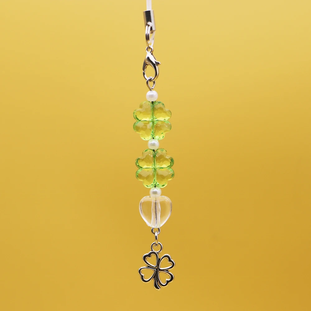 Y2K Lucky Clover Herz Handyanhänger Gurt Grüne Perlen Handyhülle Handy Lanyard Taschenanhänger für iPhone Schlüsselanhänger – Detail 3