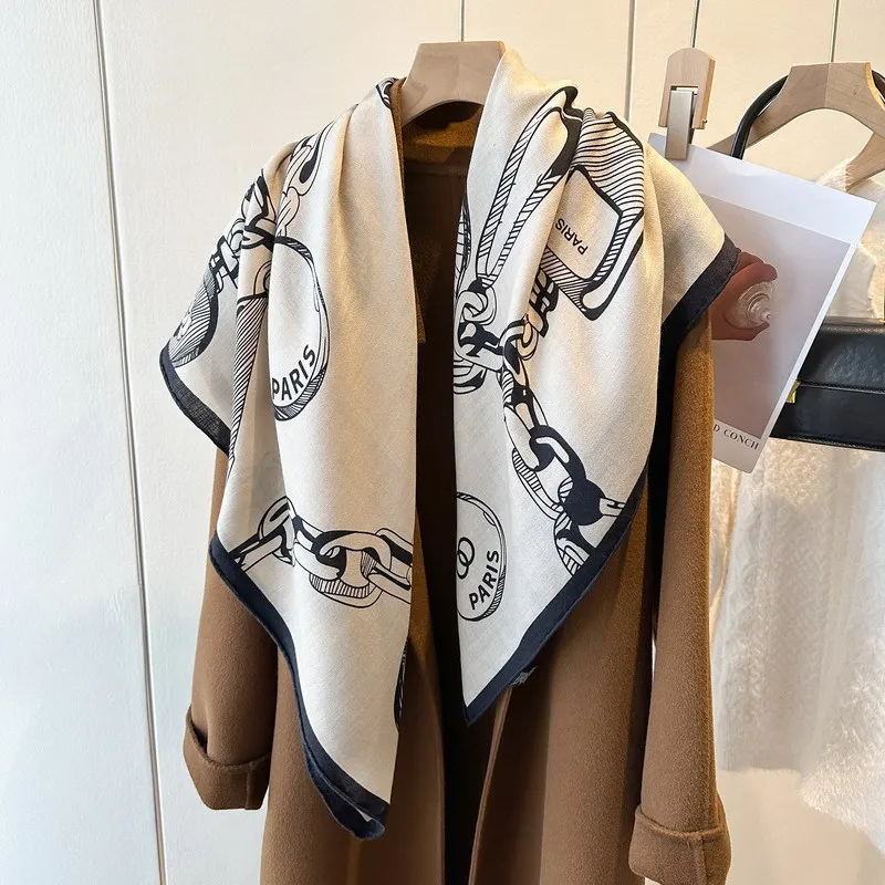 Sciarpa di seta di lana di design di lusso Scialli laminati a mano Sciarpe Bandana Decorazione Accessori per capelli e collo 110 cm