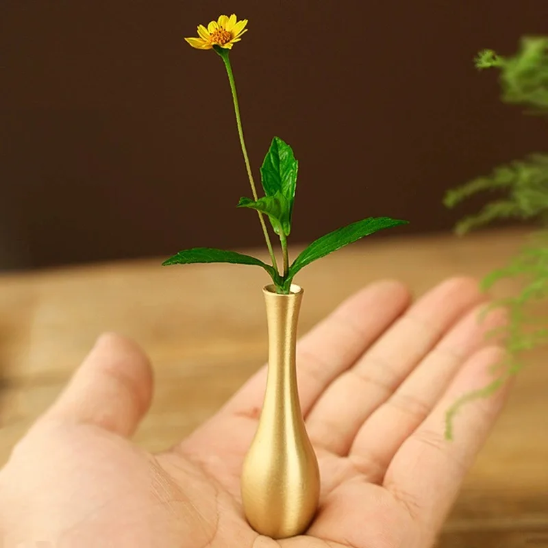 1 Stück/2 Stück kleine Messingvase, dekorative Ornamente, Wohnzimmer, Tischdekoration, Blumenvase, Herzstück, Tischdekoration