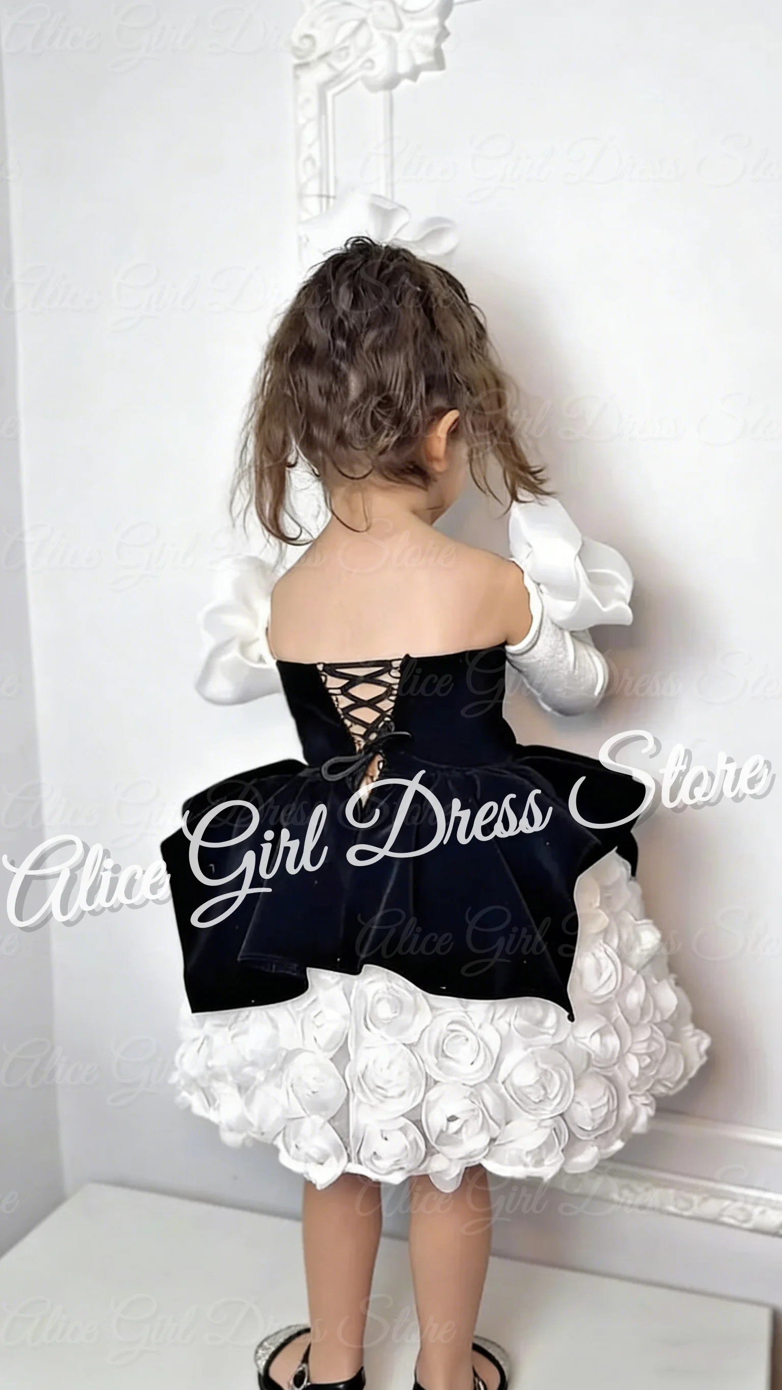 Maßgeschneiderte schöne Blumenmädchenkleider für die Hochzeit mit Blumenmuster, knielang, für Mädchen, Kindergeburtstag, Erstkommunion