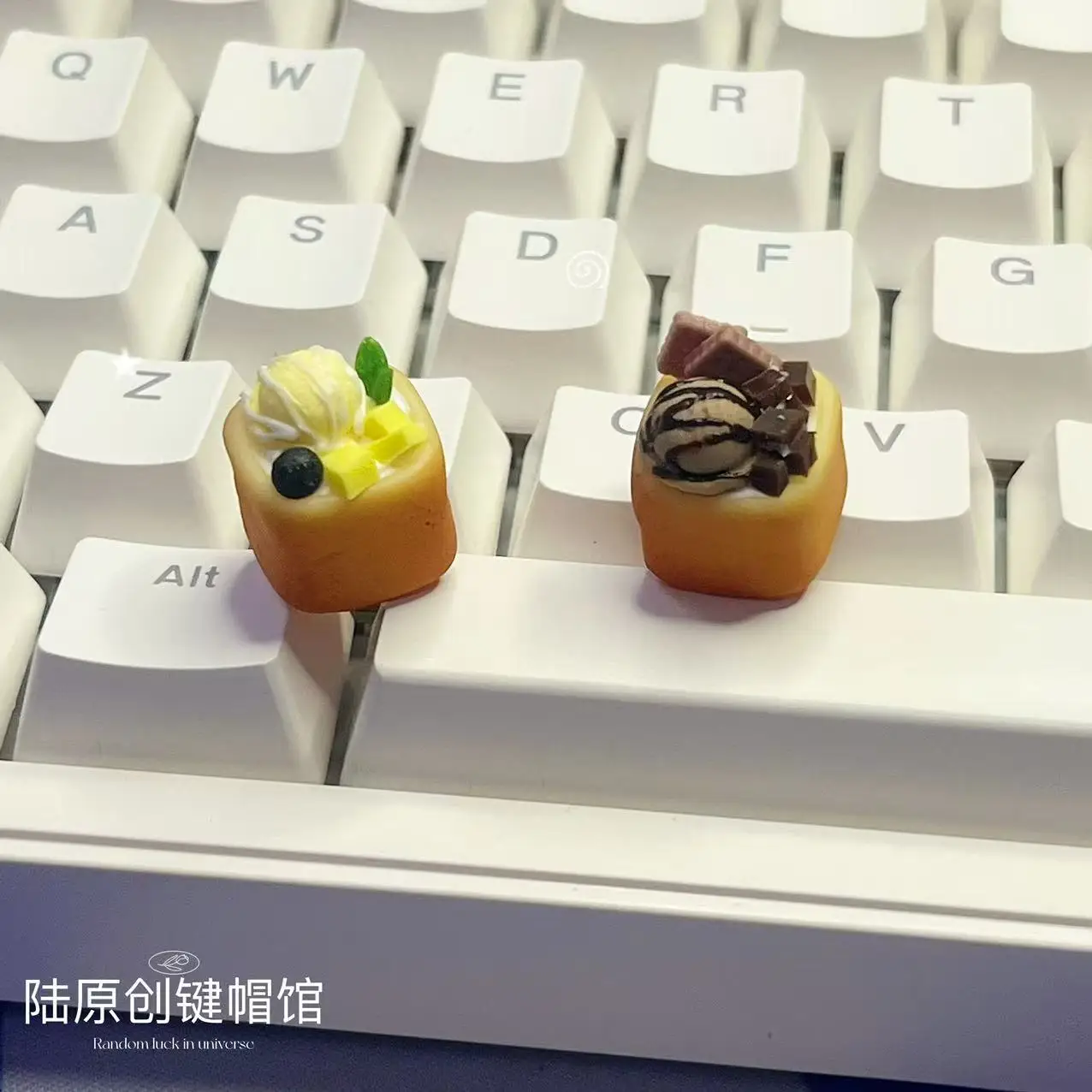 

DIY Bread Dessert Keycaps Creative Fruit Ice Cream Toast Universal Cross Axis Game Mechanical Keyboard Keycaps