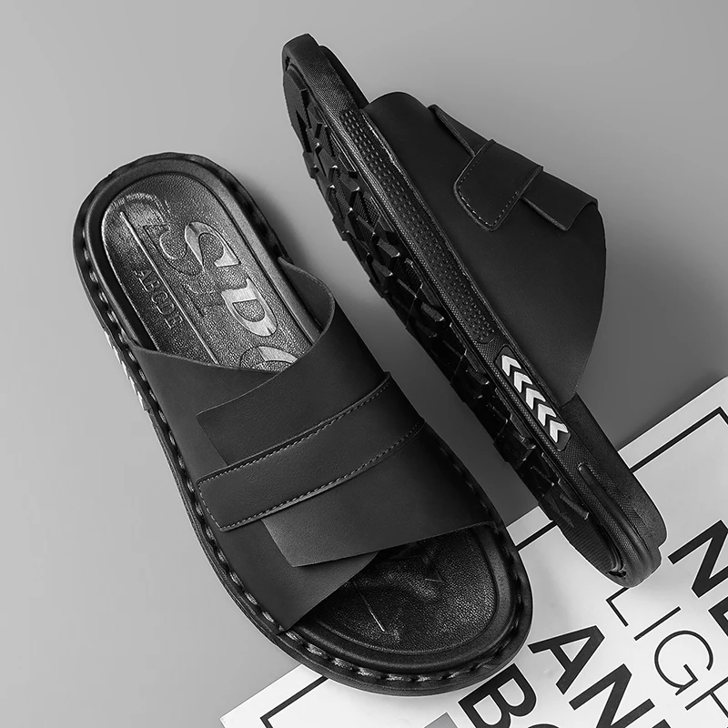 Handmade Leather Slippers for Men 2025 New Beach Summer Walking Shoes Slip on Light Male Flats Men Flip-flops Outdoor Half Drag
