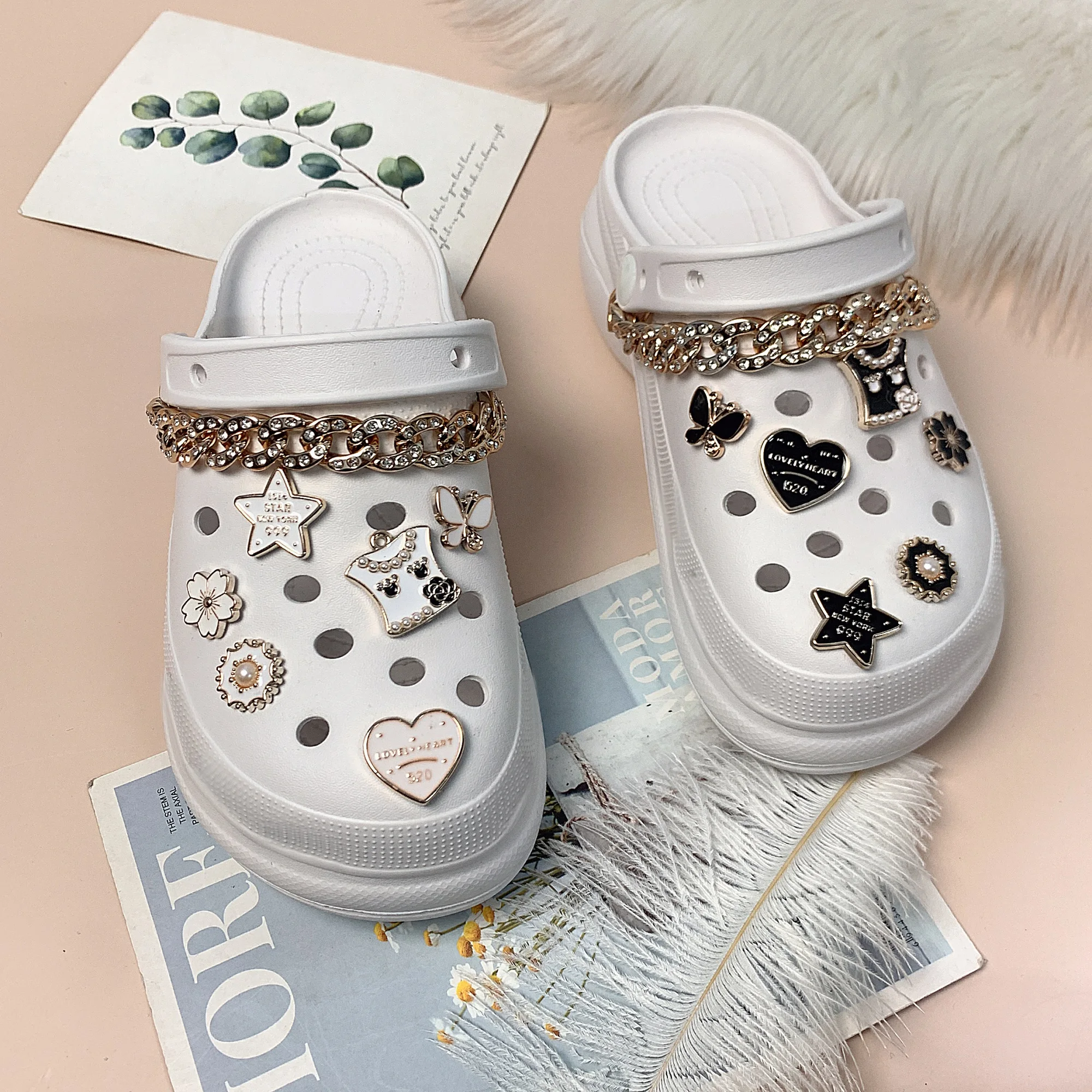 

Лидер продаж аксессуаров для обуви, 12/14 шт., черно-белый комплект одежды с пятиконечной звездой и другими подходят для украшения обуви, ювелирных изделий можно использовать в качестве подарка