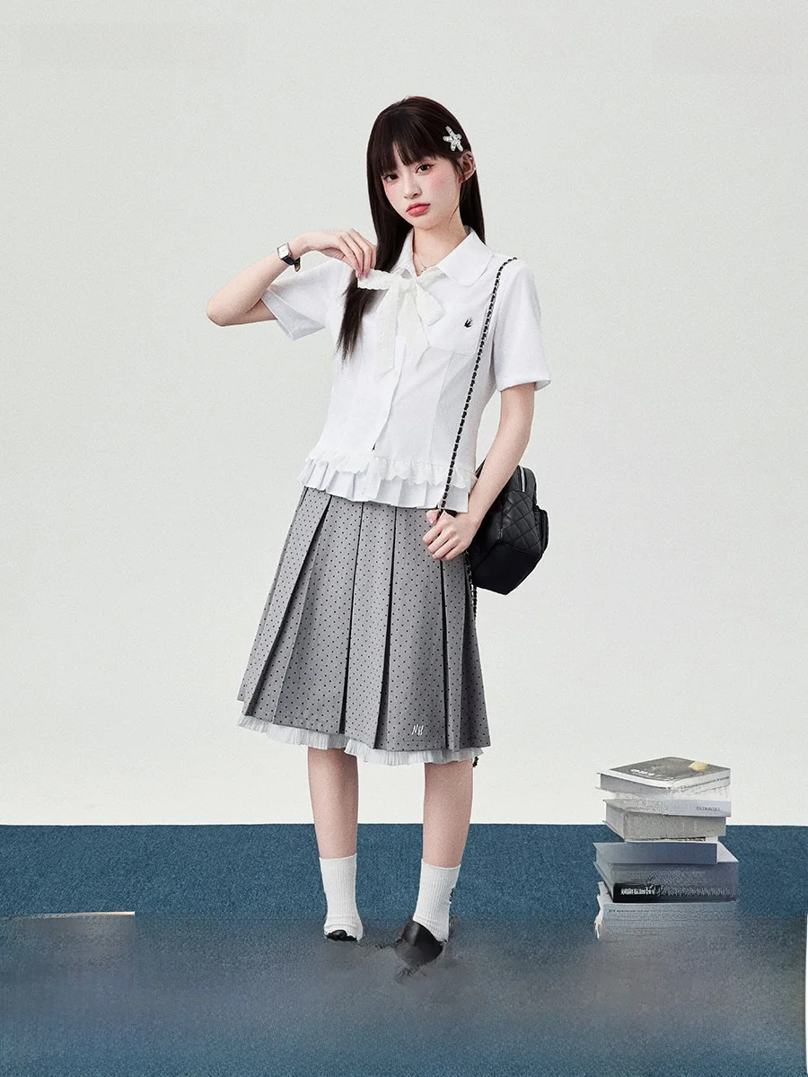 

Весенняя новинка: Модный женский комплект из двух предметов — блузка с узлом и белой кружевной отделкой, короткий рукав, в стиле школьной формы.