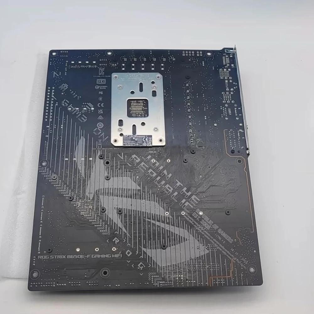 

Материнская плата ROG STRIX B650E-F GAMING WIFI DDR5