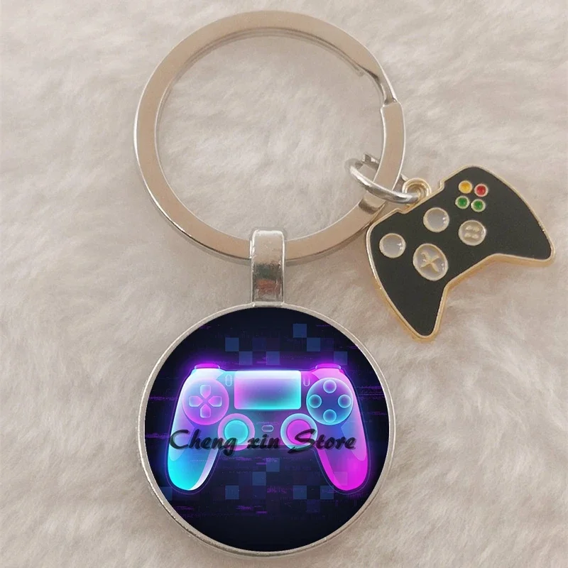 Gift glass keychain for boy gamers, decorated with enamel game control gamepad keychain, high-quality keychain