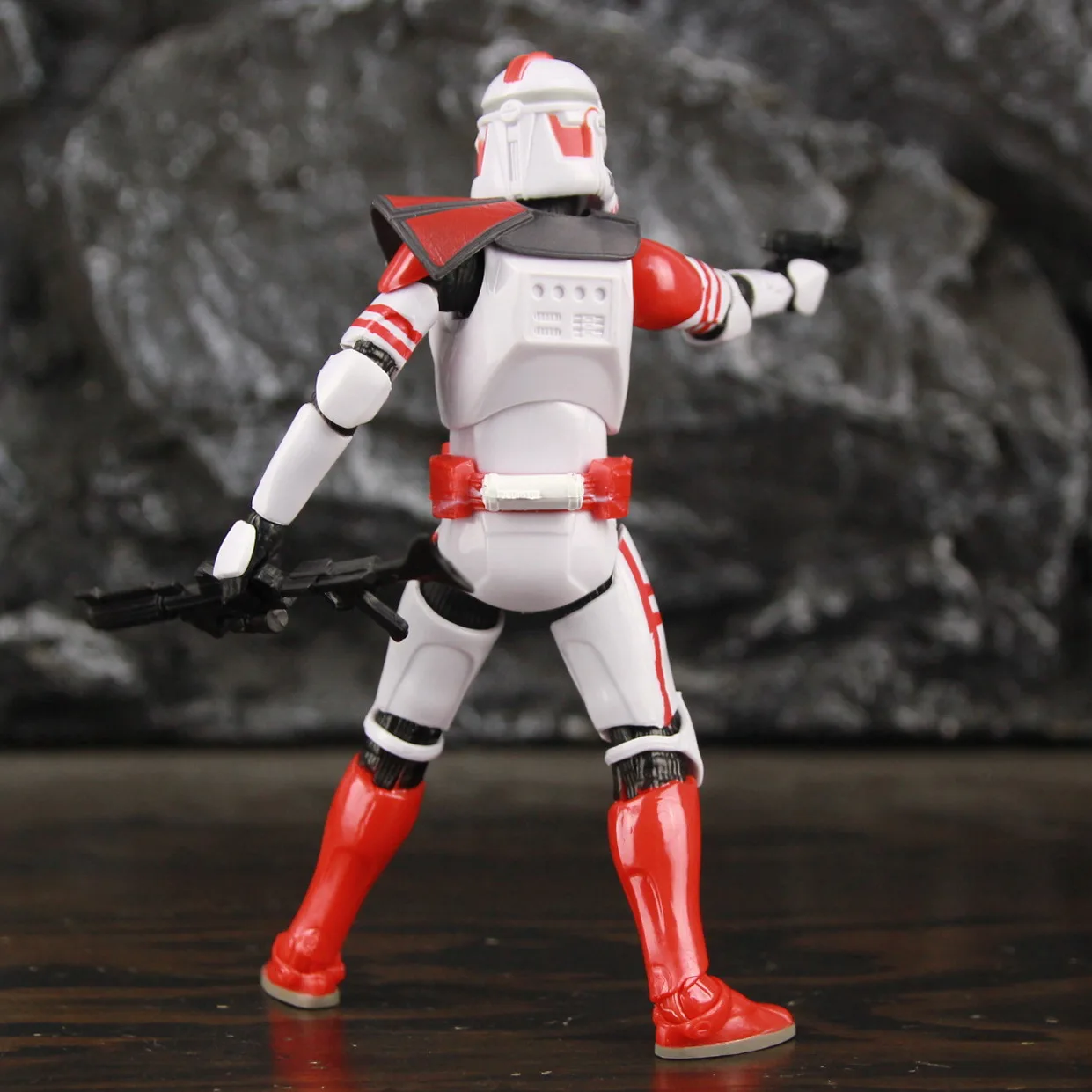 Figura de ação Star Wars Imperial Clone Shock Trooper, The Bad Batch, Red Captain Coruscant Guard Phase II 2 KO's Toys, 6"