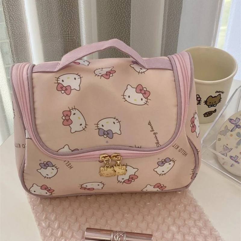 

Новая косметичка с мультяшным рисунком, большая вместительная сумка для туалетных принадлежностей на молнии, косметичка в стиле каваи, портативный органайзер для макияжа, дорожная сумка для ванной и туалетных принадлежностей.