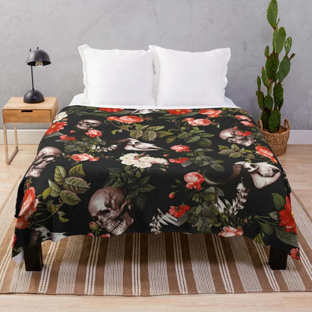 

Skull and Floral Pattern Throw Blanket Decorative Sofa Blanket Nap Blanket