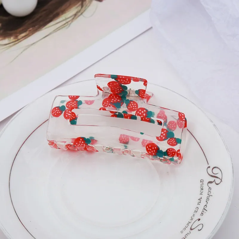 New Fruit Acrylic Claw Clip Hairpin Strawberry Hair Clips for Girls Transparent Korean Shark Clip Hair Accessories for Women