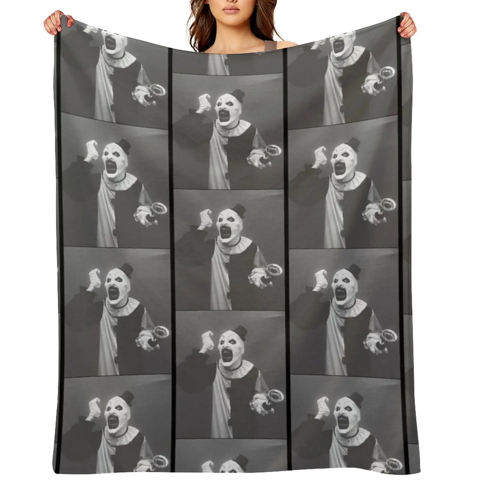 

Terrifier art the clown horror Throw Blanket Summer warm winter halloween Luxury Designer Blankets