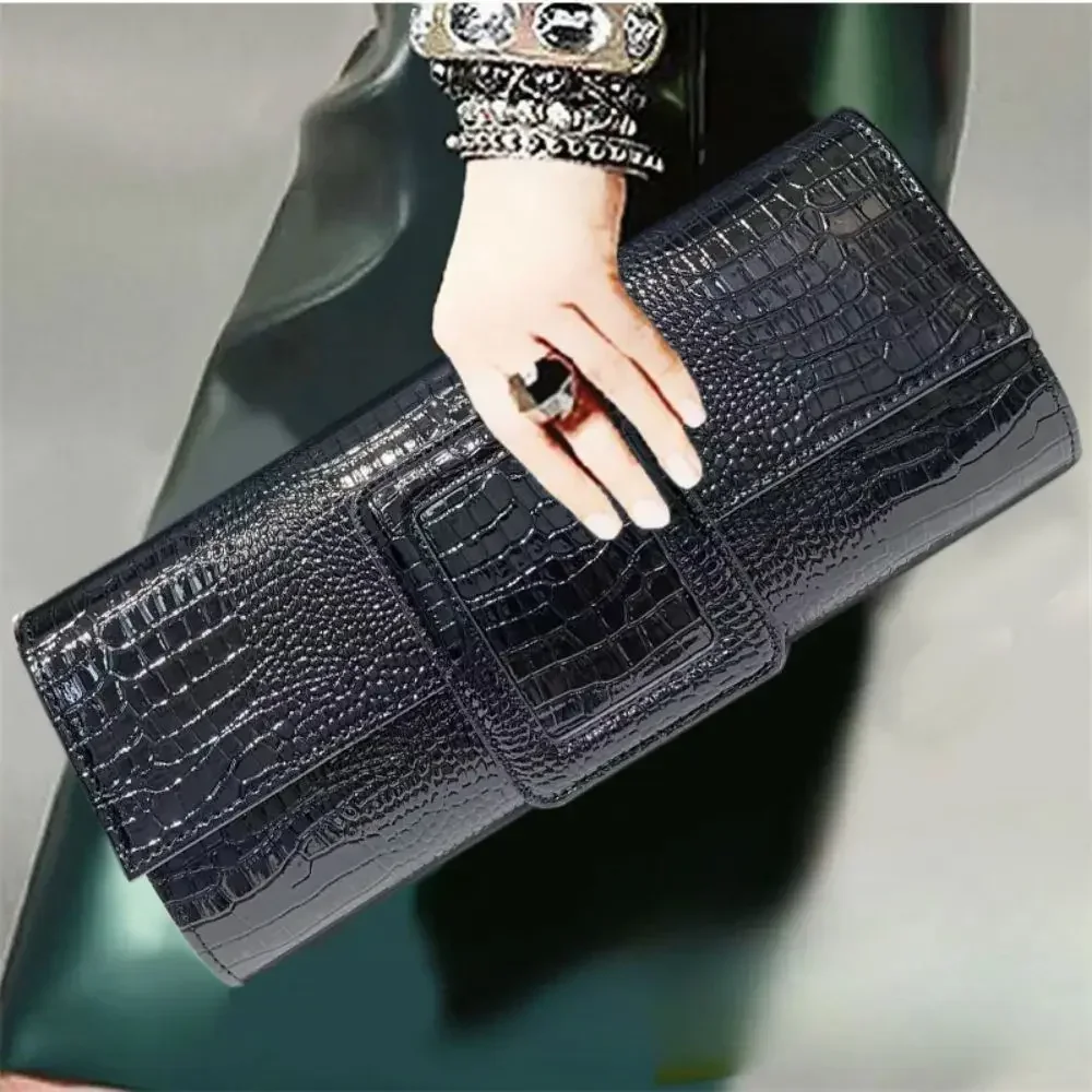 

Women's Fashion Retro Handbag Large Capacity Crocodile Pattern Commuter Handbag