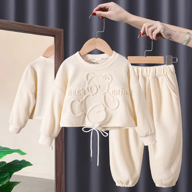 Girls autumn clothing2024New Exercise Outfit Children's Embossed Bear Fashionable Stylish Sweater Casual Two-Piece Suit Tide