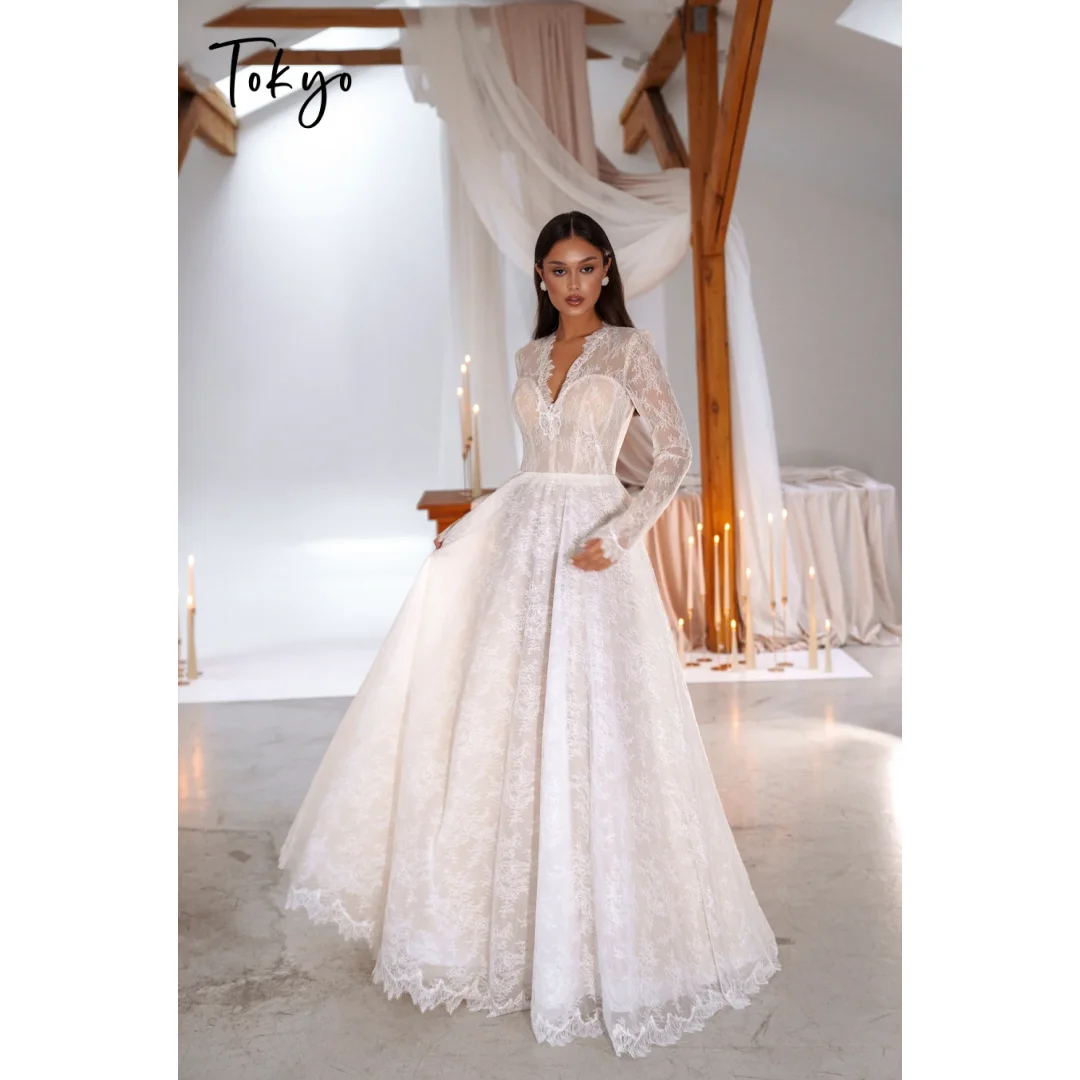

Tokyo Long Sleeve Floral Lace Wedding Gown High Neck Mock Neck Bridal Dress Vintage Elegant High Slit Sexy Reception Party Dress
