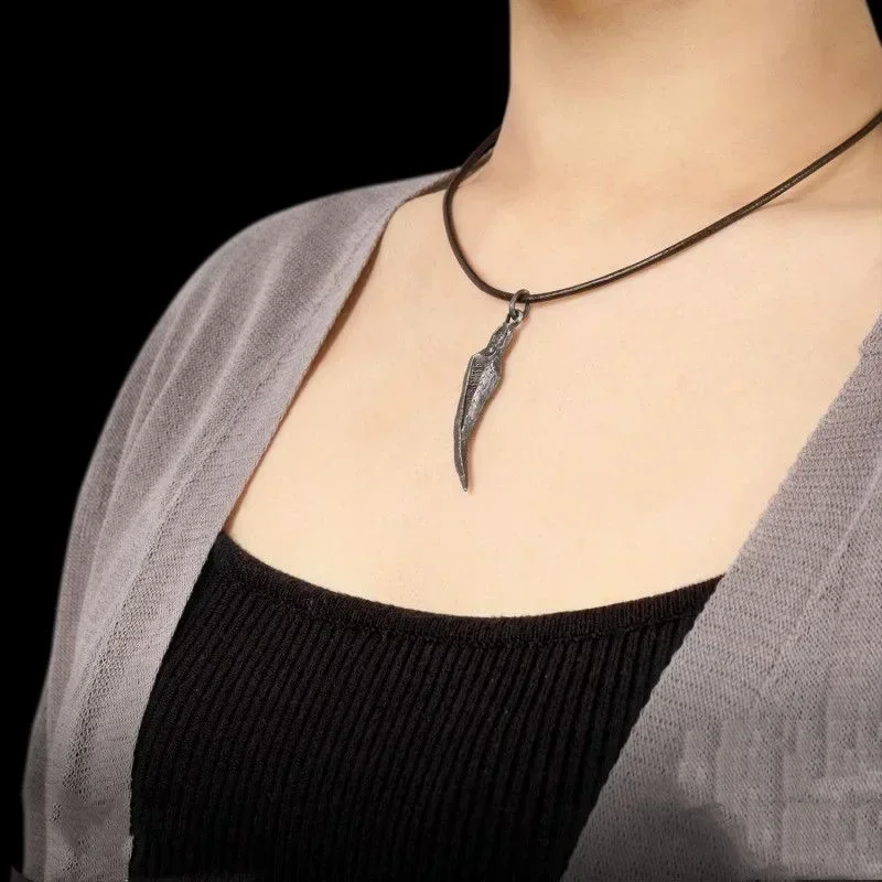 Bean Torpedo Torch Blood Source Curse Germain Sickle Ancient Hunter Badge Necklace