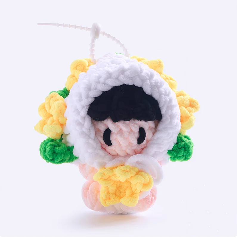 Celebrity merchandise: Handmade crocheted dolls, concert support materials, and keychains.