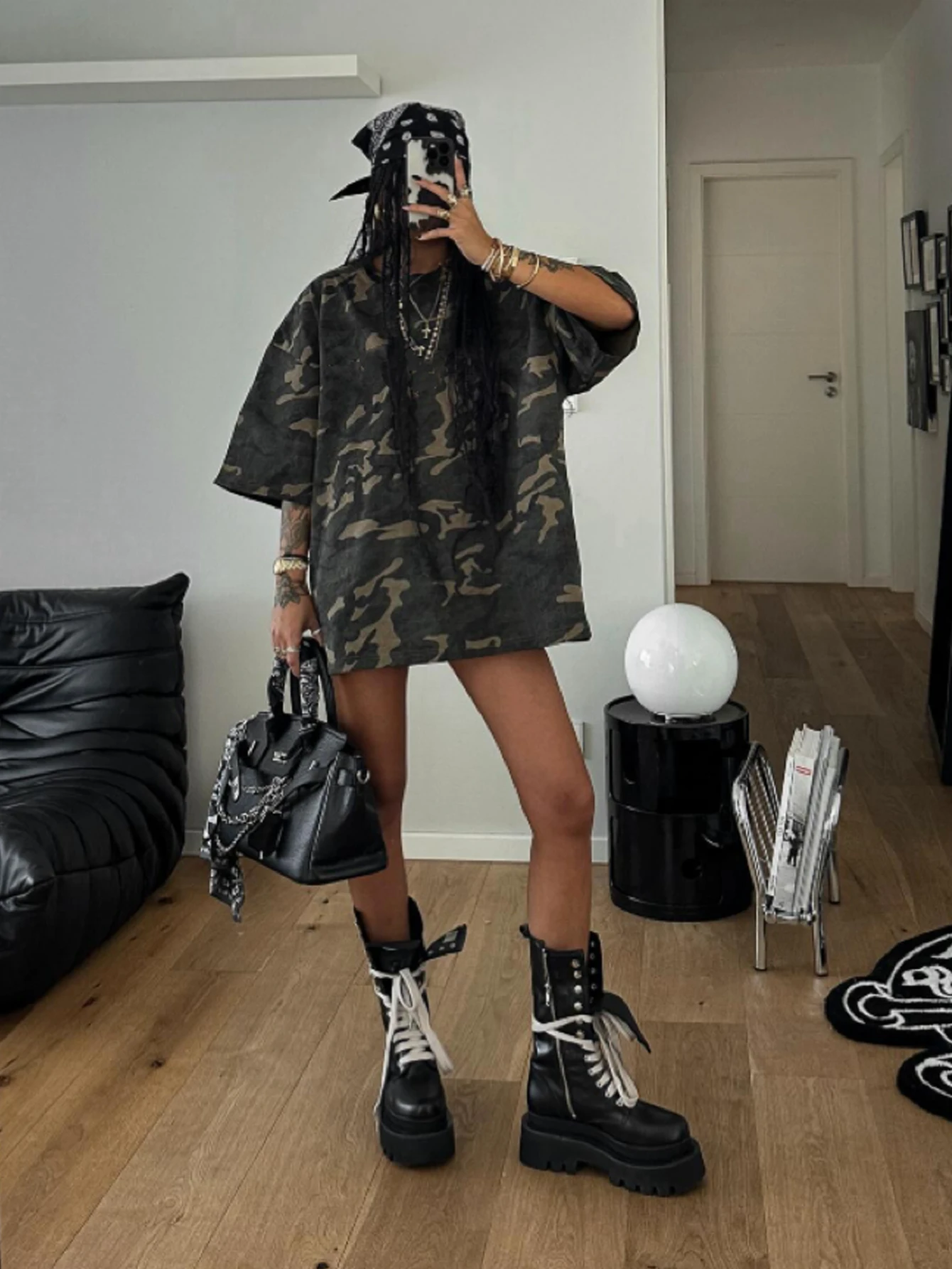 Camiseta holgada Y2K con estampado gráfico de camuflaje aleatorio para mujer, camiseta informal de verano estilo callejero