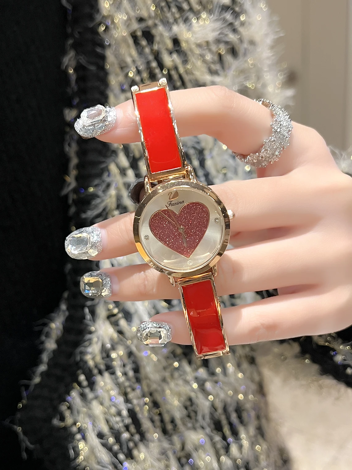 

Прекрасные женские часы