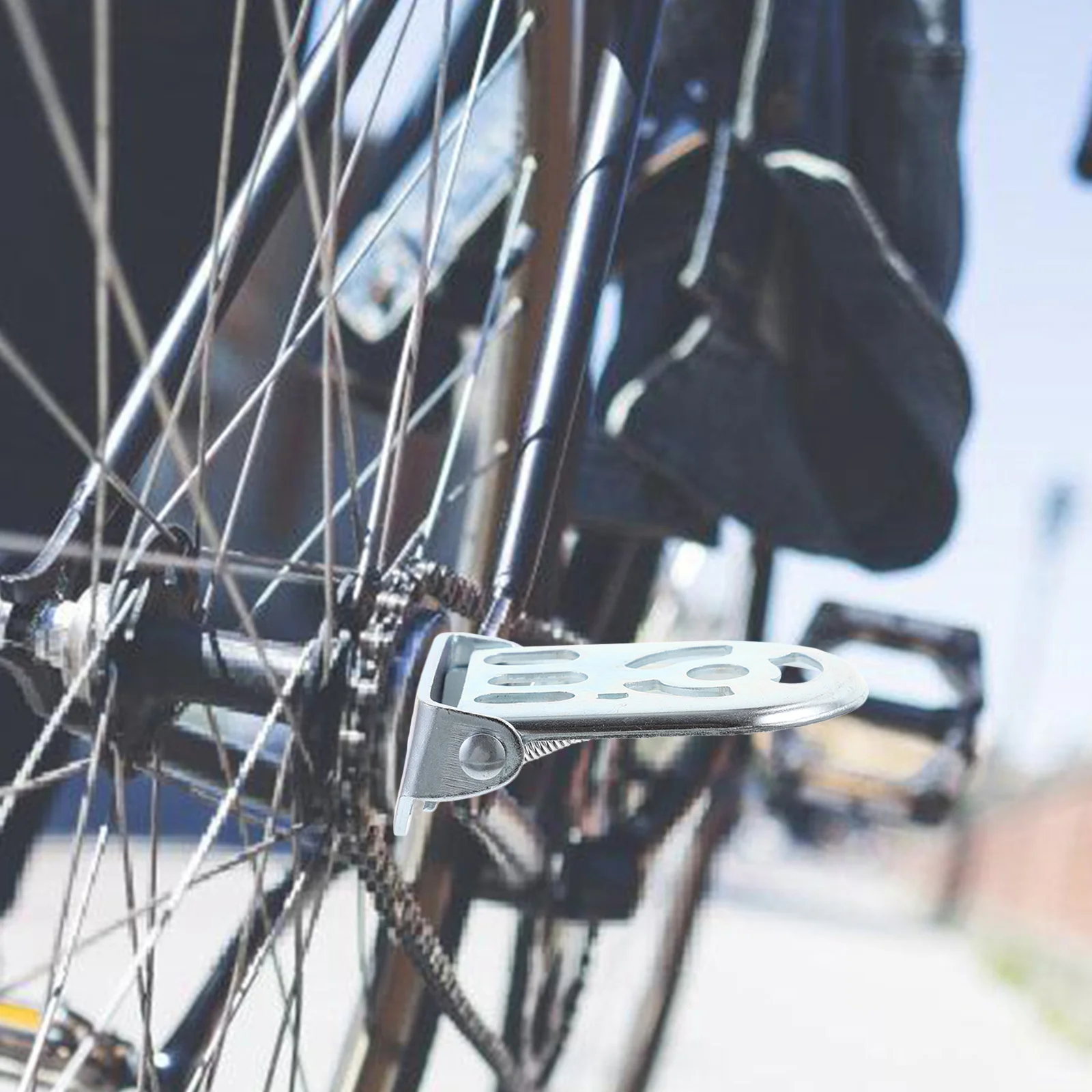 

2Pairs Bike Rear Foot Peg Foldable Durable Metal Footrest Suitable for Kids Seat Mountain Bicycle Backseat Stand