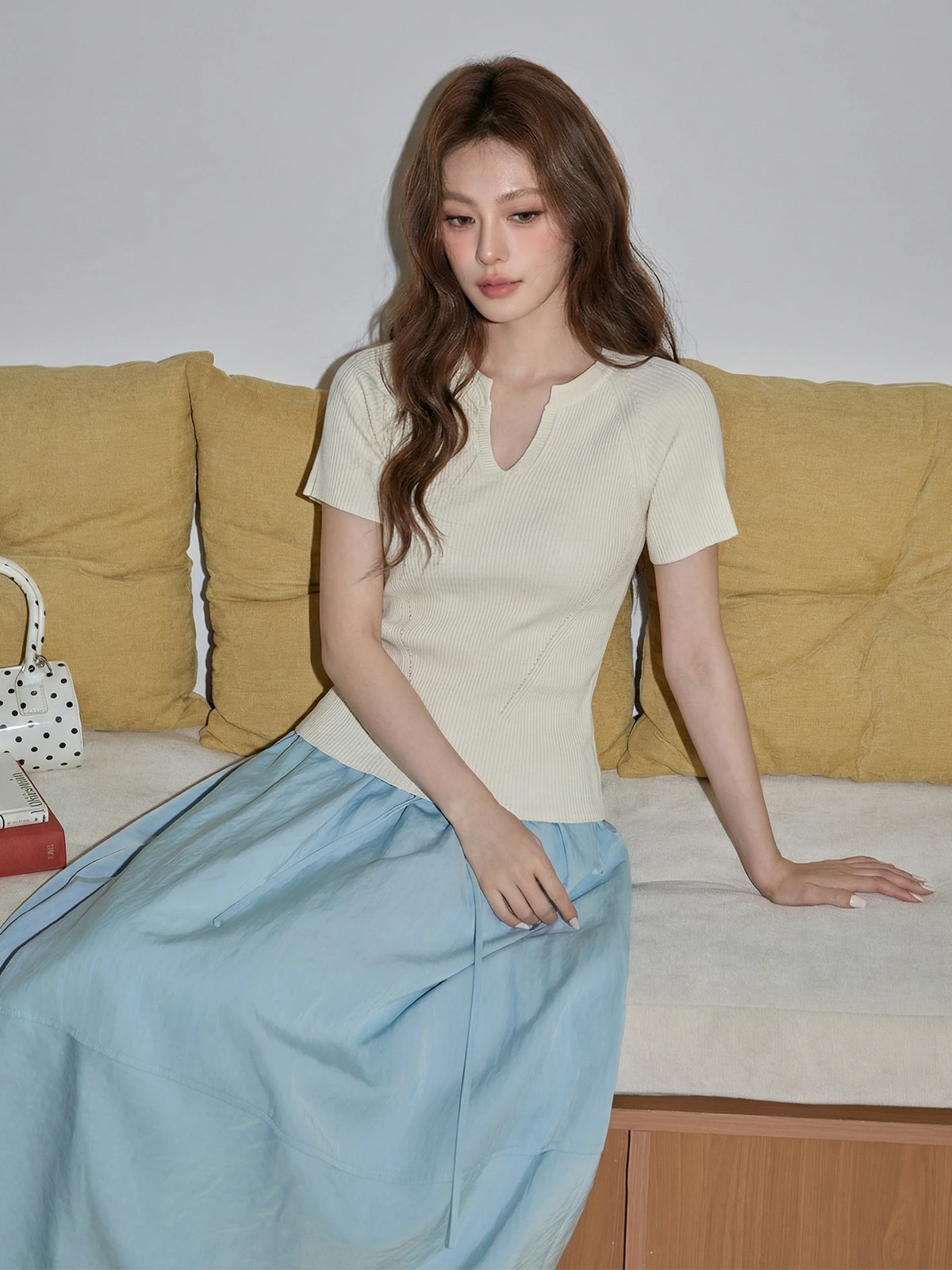 

Slim Fit Short Sleeve V Neck Knitted Top for Women Summer New Style Versatile Korean Style T Shirt Casual Essential Shirt
