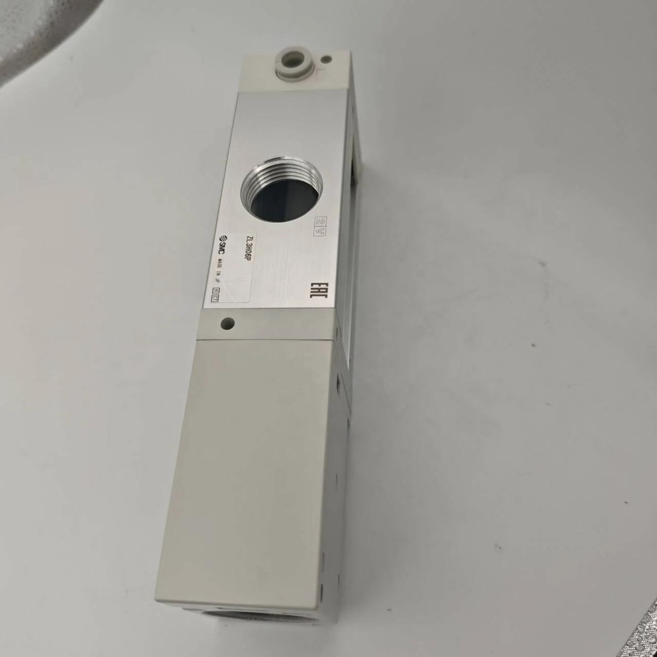 Original Authentic SMC Multi-stage Vacuum Generator ZL3H06P Pneumatic Vacuum Generator