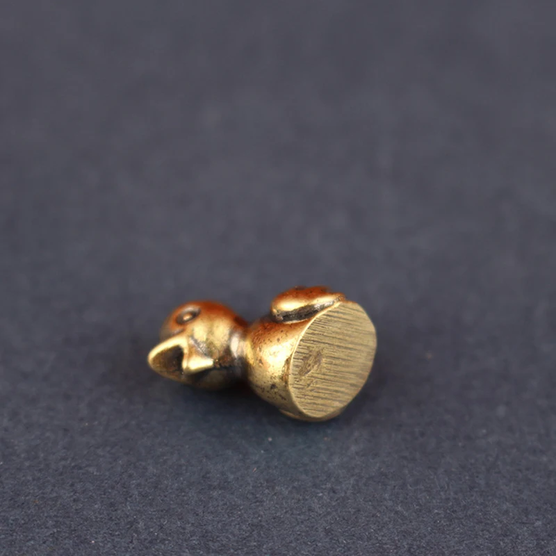 ​ 2 قطعة تمثال بطة نحاسية ، ديكور طاولة شاي الحيوانات الأليفة للشاي الحرفي ، هدية تزيين سطح المكتب على شكل بطة لطيفة