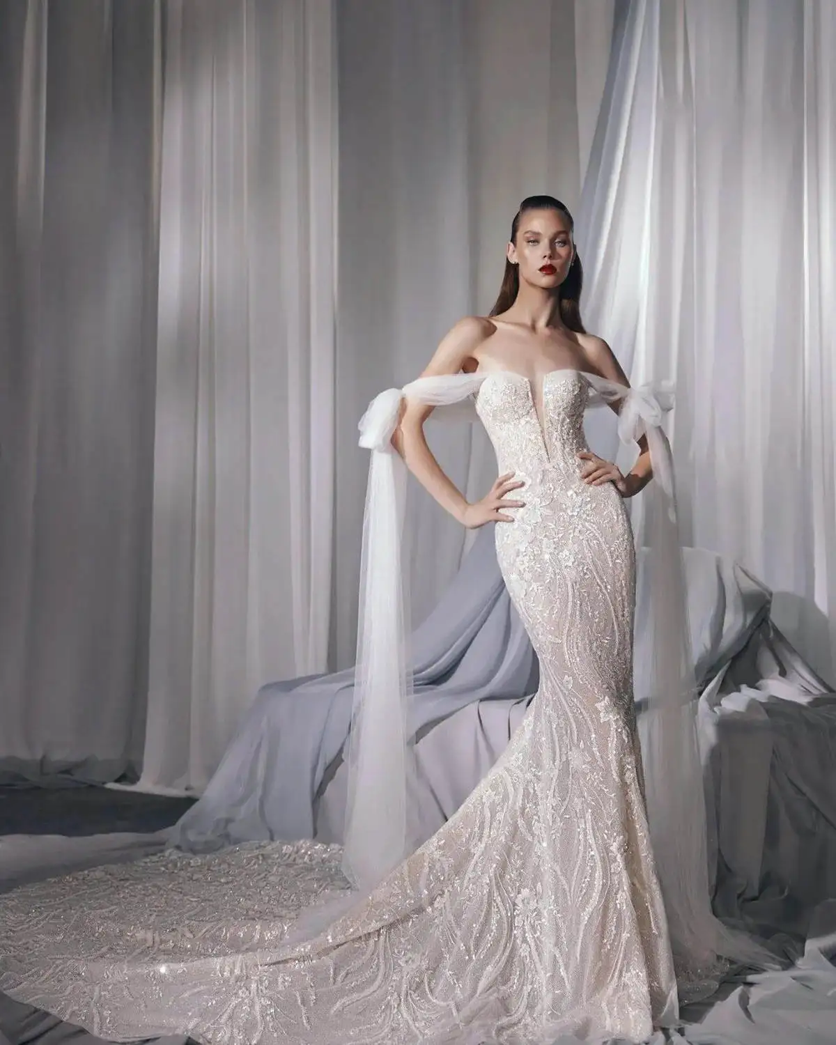 우아한 인어 웨딩 드레스 아플리케 구슬 장식 민소매 신부 가운 분리형 코트 트레인 Vestido De Noiva 맞춤형