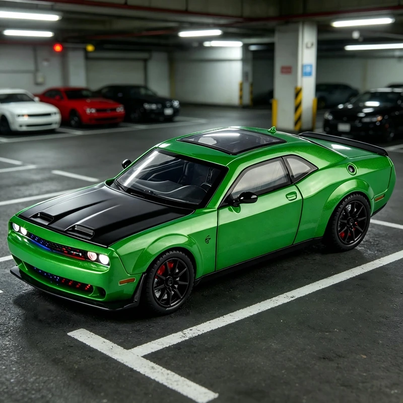 

1:24 simulation Dodge Hellcat alloy car model doors and the front hood and trunk door can be opened suitable for collection