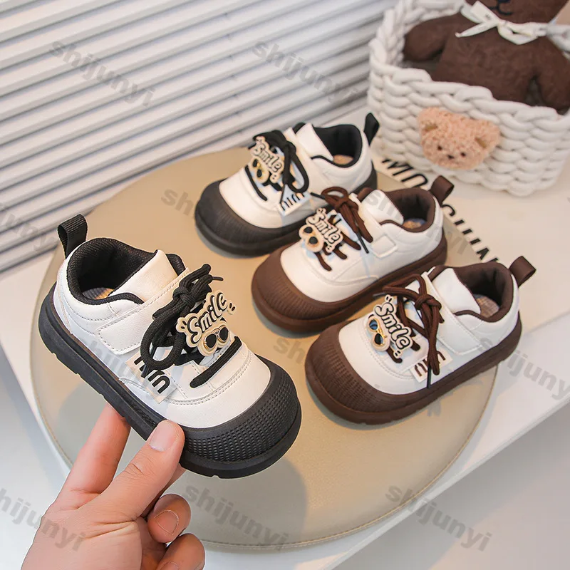 

Children's Sneakers 2025 Autumn Boys' Soft Sole Lightweight Comfortable Casual Shoes Girls' Lace Up Cute Outdoor Non Slip Flats
