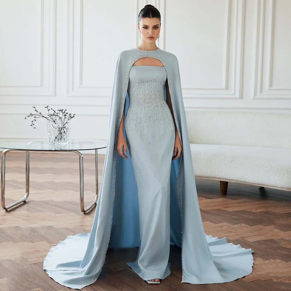 Luxuriöses blassblaues Ballkleid mit abnehmbarem Umhang, maßgeschneidertes arabisches Partykleid mit quadratischem Ausschnitt, Perlen und Perlen