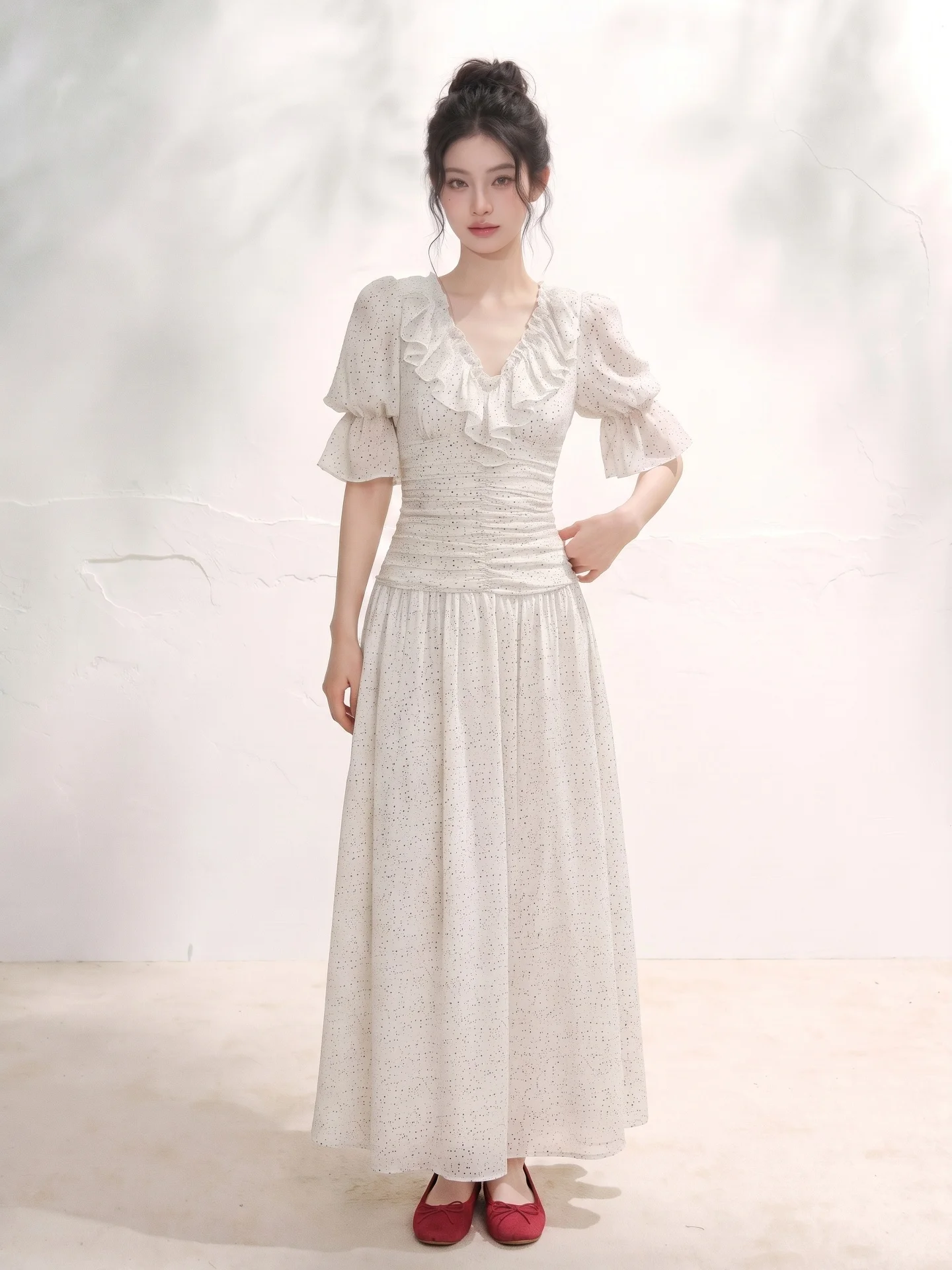 LIXIAOWAN Women's V-neck Polka Dot Lantern Sleeve Dress Early Autumn Gentle Waist-cinching Slimming Long Dress