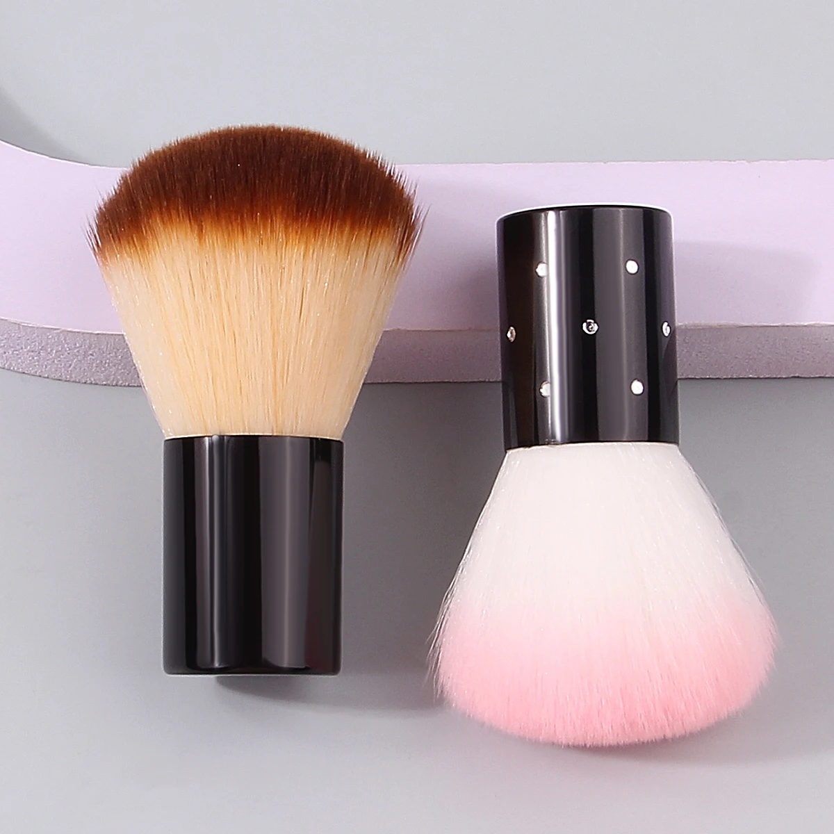 2PCS Portable soft-bristled mushroom-shaped nail dust brush and nail cleaning brush are multi-purpose professional beauty tools