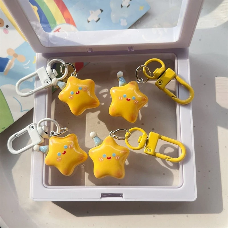 Porte-clés étoile jaune de dessin animé mignon, joli pentagrammes, porte-clés de voiture pour filles, pendentif de sac d'école, ornement de sac à dos