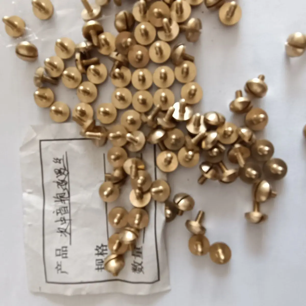 

High-quality budget-friendly flat-keyed trumpet, trombone, golden screw accessories, loose parts