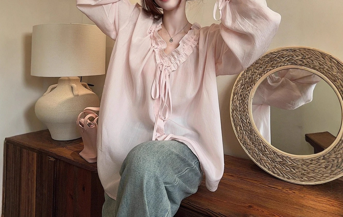 

Design Fungus Edge Lace-up Long-sleeved Shirt Women's 2026 New Autumn Thin Loose Top