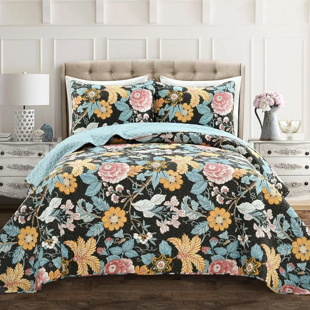 

Reversible Cotton Quilt Set in King Size with Black and Blue Floral Pattern