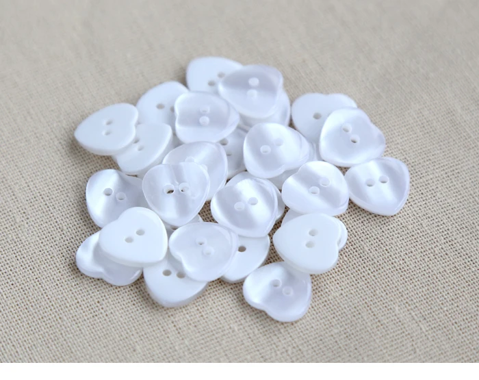 50pcs/lot Size:11mm/12.5mm High Quality Sweet Heart Shirt Buttons Pearl White Button 2 Holes Decoration (ss-1422)