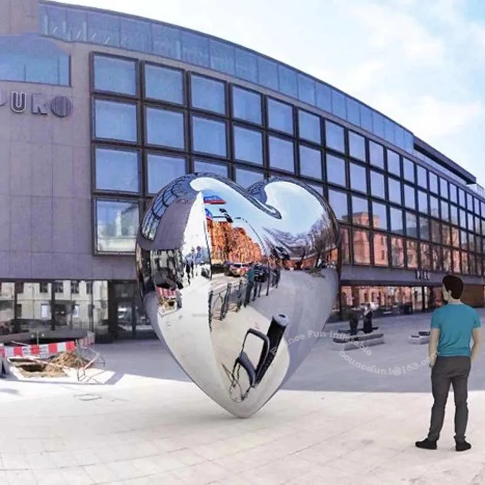 Grande palloncino gonfiabile a specchio a forma di cuore Palla a specchio argentata per la festa in giardino Matrimonio Decorazione di San Valentino Giocattoli da esterno