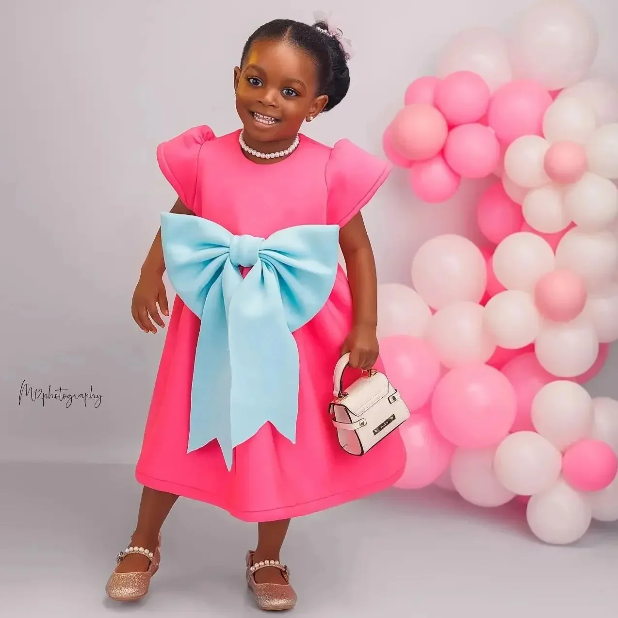 Abiti da ragazza di fiore rosa caldo per matrimonio in raso con fiocco Bellissimo abito da ballo per banchetti per prima comunione per feste di compleanno per bambini personalizzato