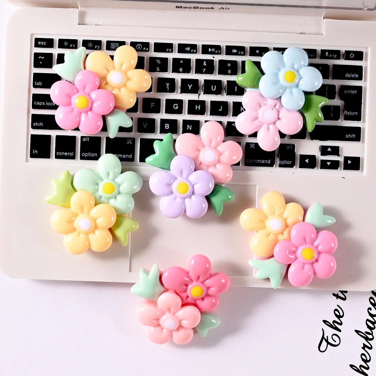 Free Shipping 100pcs/lot Resin Cabochon Flatback Cartoon Flatback Resin DIY Wedding Hairpin Embellishments Accessories LSR311