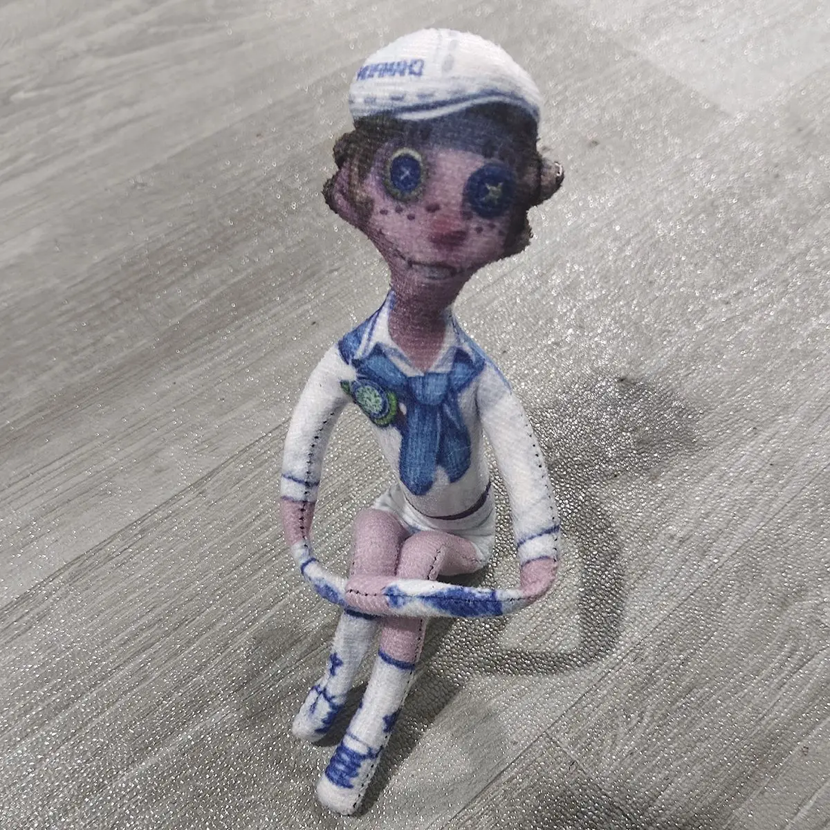 Anime Identity V Luca Balsa Fools Gold Emma Woods Cosplay 28CM modelo abstracto niños niñas regalo de cumpleaños