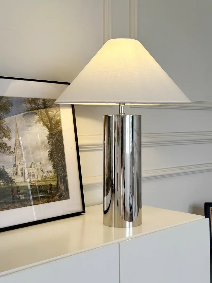 Moderne Art-Deco-Stehlampe aus Edelstahl, silberne Stehlampe, einfache Pilz-Stehlampe für Schlafzimmer, Wohnzimmer, Sofa, Lounge. – Detail 2