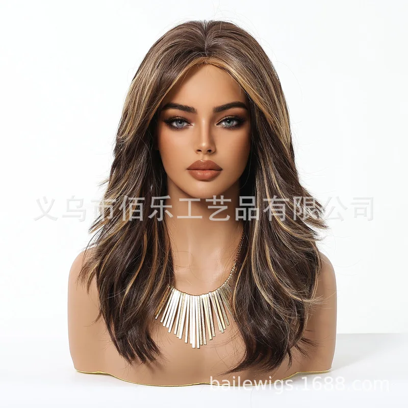 Brown highlighted wig with bangs, long curly hair, full head synthetic fiber wig for women, European and American style