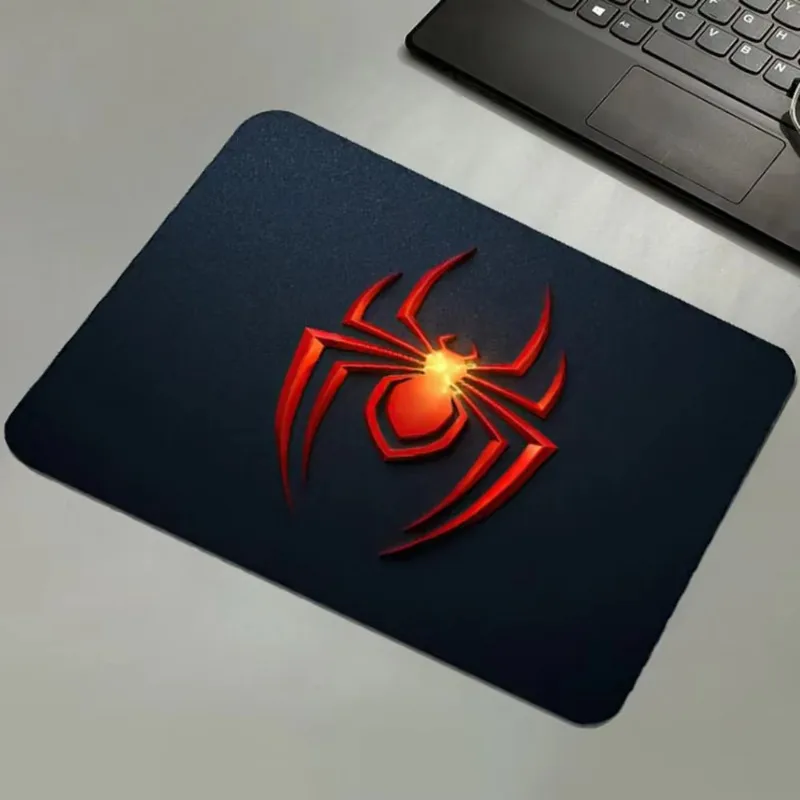 Spider Patterned Mouse Pad XS Anime Small Mousepad For PC Gamer Desktop Decoration Office Mouse Mat Rubber Deskmat Rug 21x26cm