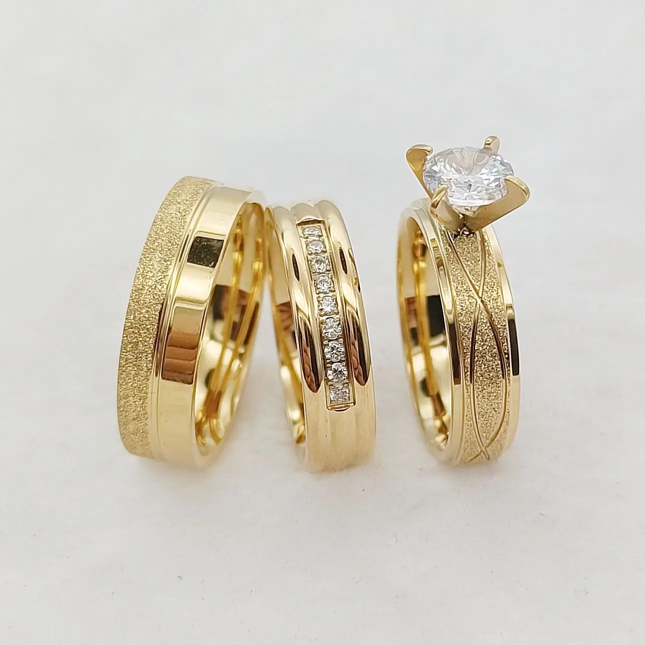 Custom Hammered 24k Gold Plated Stainless Steel Jewelry Matrimony 3pcs Wedding Engagement Rings Bridal Sets For Men And Women